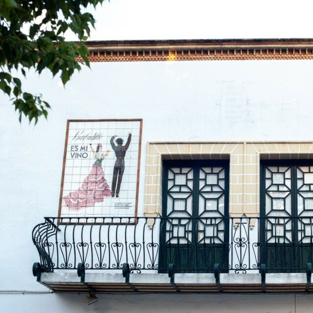 Bienvenida primavera, es tiempo de Ferias. Esta semana le toca el turno a Sevilla.😍🎉🥂💃
Wellcome Spring, It’s time to “Ferias” . This week it is the turn of Seville.
#barbadilloensingular #feriadesevilla2024 #ecowine #naturalwine #culturaandaluza #vinonatural #vinosmarcodejerez#sevilla #manzanilla